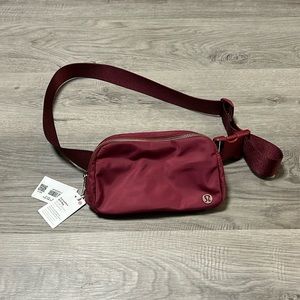 Lululemon Everywhere Belt Bag